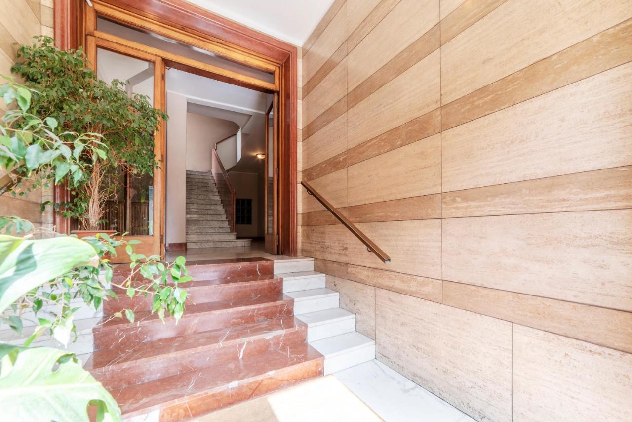 Roomy And Bright Apartment With Terrace Rome Exterior photo